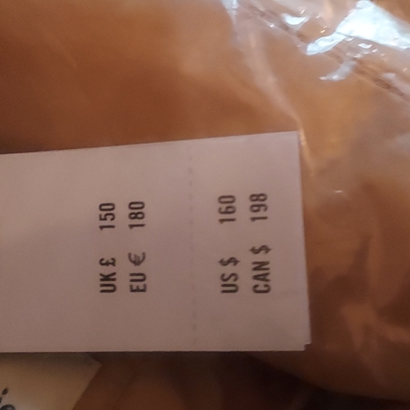 NWT Abercrombie oversized puffer jacket..size M - Picture 5 of 6